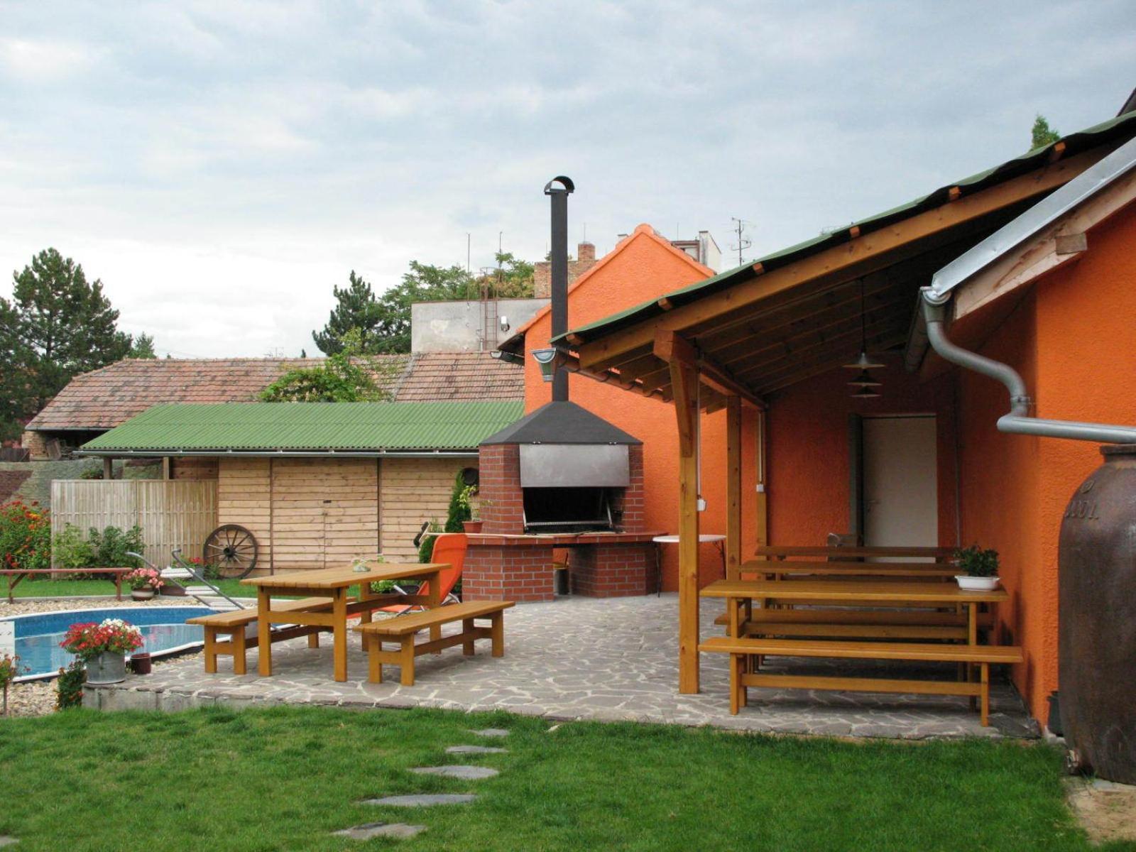 Penzion A Restaurace U Hroznu Velke Bilovice Exterior photo